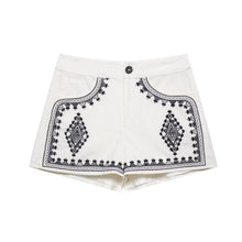 Load image into Gallery viewer, Embroidered shorts