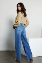 Load image into Gallery viewer, HIGH WAISTED WIDE LEG JEANS