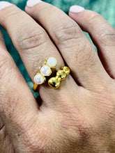 Load image into Gallery viewer, Pearls Ring