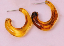 Load image into Gallery viewer, Marble Resin Earrings
