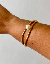 Load image into Gallery viewer, Pearl Wave Cuff