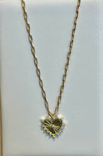 Load image into Gallery viewer, Clip Chain Heart Necklace