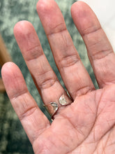 Load image into Gallery viewer, Silver Shell Ring